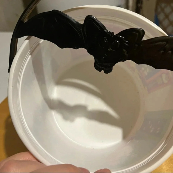 McDonalds 2001 Halloween Trick Or Treat Bucket Candy Pail w/ Bat On Handle - Picture 6 of 7
